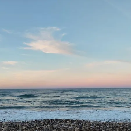 アパート Beachfront Lux Dhrámia