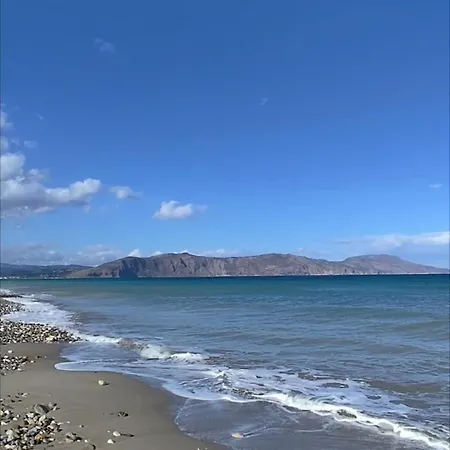 Beachfront Lux Dhrámia