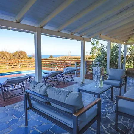 Apartamento Beachfront Lux Dhrámia
