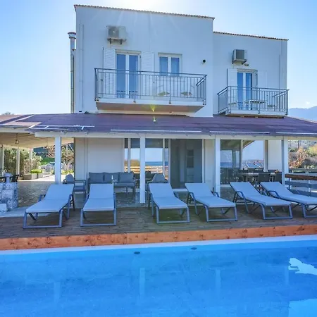 Beachfront Lux Lejlighed *