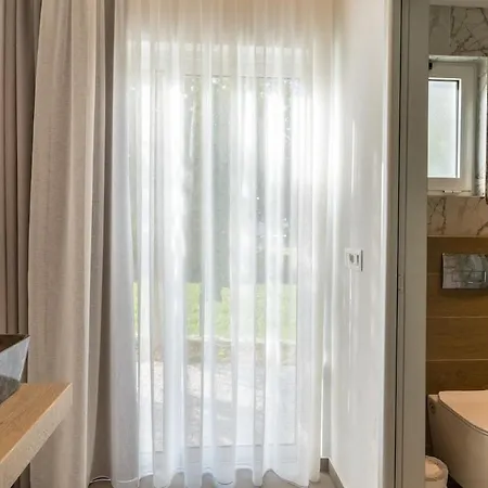 Beachfront Lux *